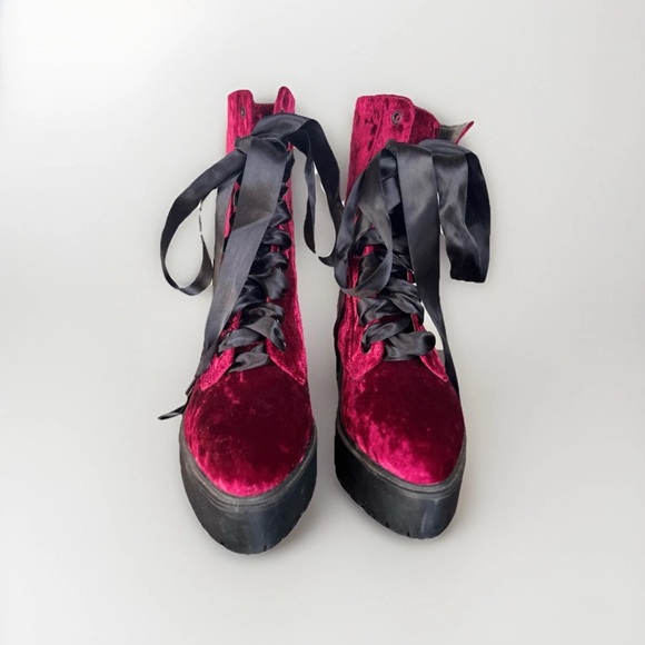Wine Sin-Struck Strides Velvet Burgundy Combat Boots 7M - Picture 3 of 8